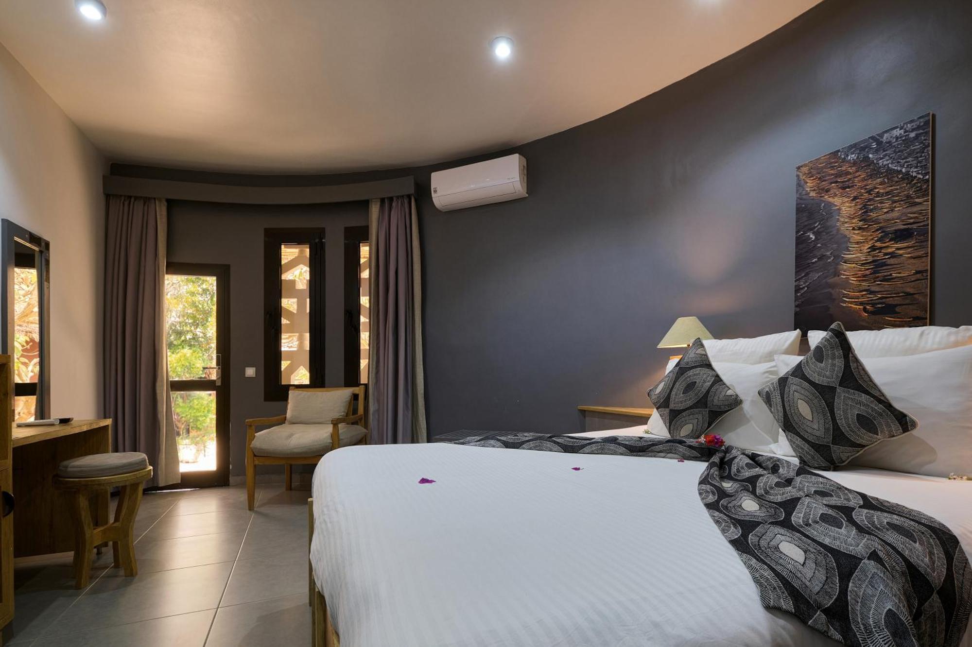 Hotel Royam Saly Exterior foto